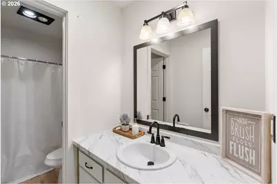 301 N 15th St #201, Hood River, OR 97031 - Photo 17