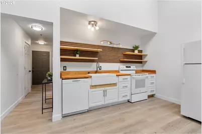 301 N 15th St #201, Hood River, OR 97031 - Photo 7