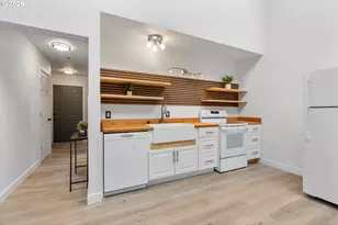 301 N 15th St, Hood River, OR 97031 - Photo 7