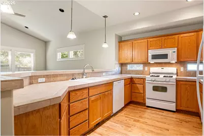 20651 Sierra Dr, Bend, OR 97701 - Photo 5
