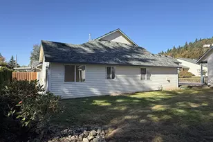 1660 N 18th St, Washougal, WA 98671 - Photo 13