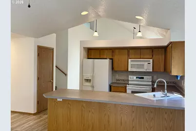 1660 N 18th St #4, Washougal, WA 98671 - Photo 9