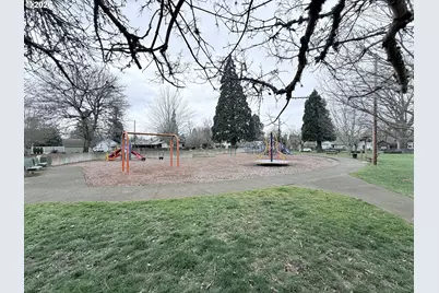 140 21st St, Salem, OR 97301 - Photo 47