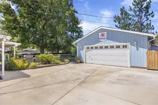 946 E 4th Ave, Riddle, OR 97469 - Photo 3