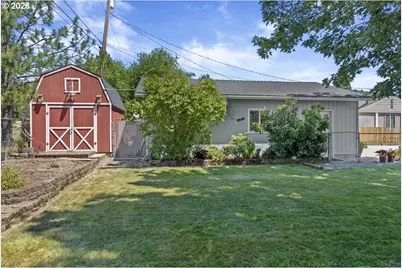 946 E 4th Ave, Riddle, OR 97469 - Photo 7