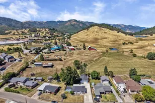 946 E 4th Ave, Riddle, OR 97469 - Photo 27