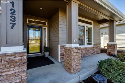 1237 Spyglass Ct, Creswell, OR 97426 - Photo 3