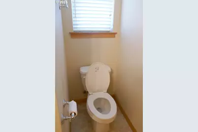 90 NW Birch Ave, Warrenton, OR 97146 - Photo 13