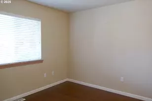 90 NW Birch Ave, Warrenton, OR 97146 - Photo 3