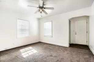 869 E St, Washougal, WA 98671 - Photo 5