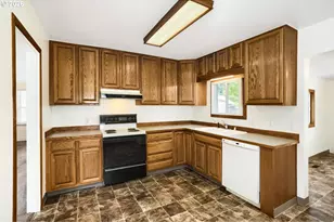 869 E St, Washougal, WA 98671 - Photo 7