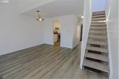 28 NW Mountain View Dr, Roseburg, OR 97471 - Photo 7