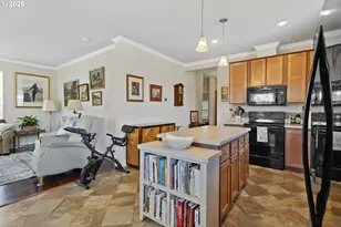 11542 SW Royal Villa Dr, Portland, OR 97224 - Photo 9