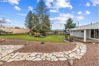 18030 SE Pershing Ct, Portland, OR 97236 - Photo 35