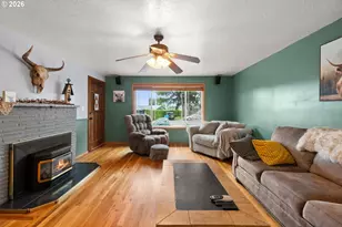 18030 SE Pershing Ct, Portland, OR 97236 - Photo 9