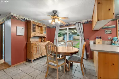 18030 SE Pershing Ct, Portland, OR 97236 - Photo 11