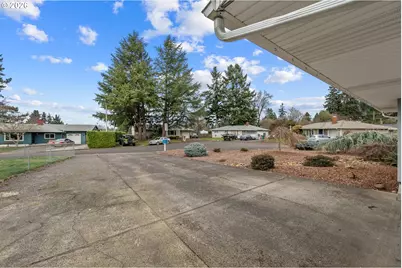 18030 SE Pershing Ct, Portland, OR 97236 - Photo 5