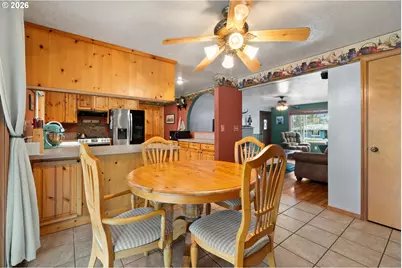 18030 SE Pershing Ct, Portland, OR 97236 - Photo 13