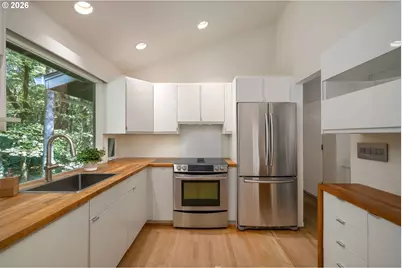 12 Mountain Cir, Lake Oswego, OR 97035 - Photo 13