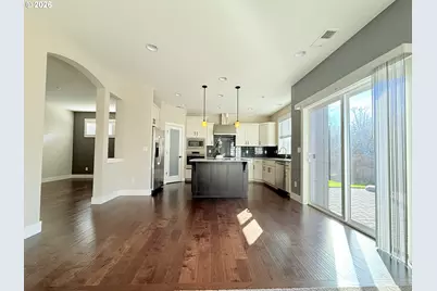 13823 SE Nightingale Ave, Happy Valley, OR 97015 - Photo 11