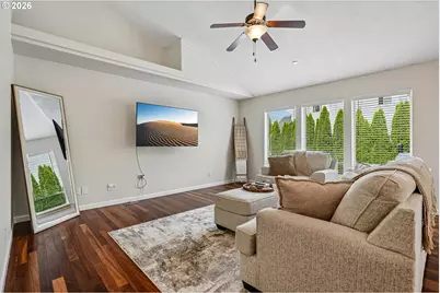 601 N 6th St, Carlton, OR 97111 - Photo 5