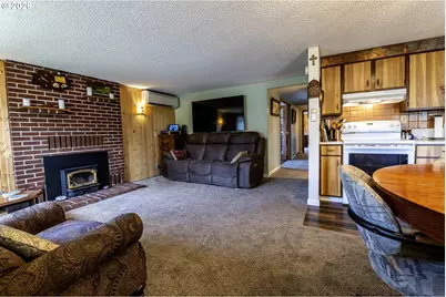 1903 17th St, Florence, OR 97439 - Photo 5