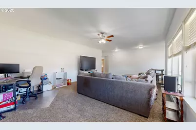 915 SW Coyote Dr, Hermiston, OR 97838 - Photo 3