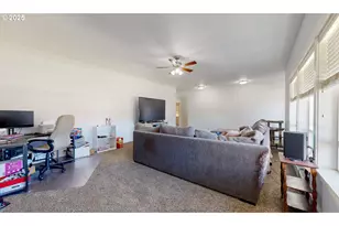 915 SW Coyote Dr, Hermiston, OR 97838 - Photo 3