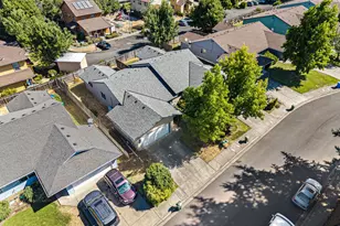 850 E Benjamin Ave, Cottage Grove, OR 97424 - Photo 35