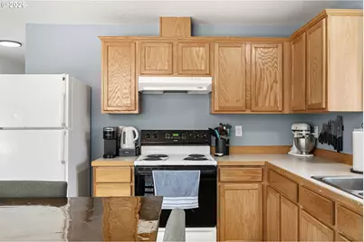 850 E Benjamin Ave, Cottage Grove, OR 97424 - Photo 15