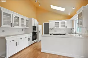 5219 Summit St, West Linn, OR 97068 - Photo 11