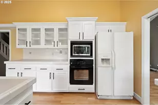 5219 Summit St, West Linn, OR 97068 - Photo 13