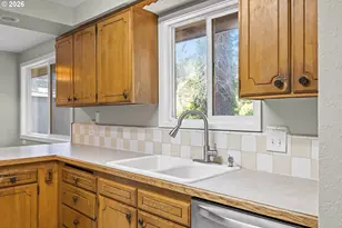 3680 Pine St, North Bend, OR 97459 - Photo 11
