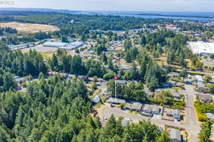3680 Pine St, North Bend, OR 97459 - Photo 31