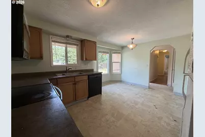 5220 SW Vermont St, Portland, OR 97219 - Photo 9