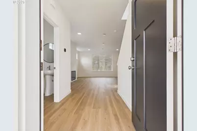 131 W 20th Way, La Center, WA 98629 - Photo 3