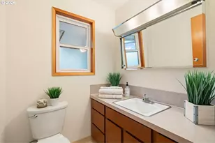 809 NE Delsey Rd, Hillsboro, OR 97124 - Photo 35