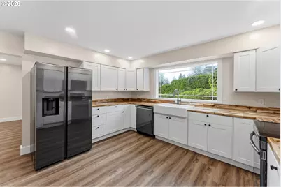 790 Oregon Ave, North Bend, OR 97459 - Photo 21