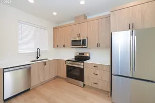 2385 SE 135th Ave, Portland, OR 97233 - Photo 5