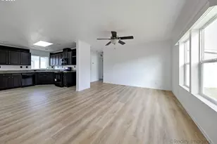 2020 S 12th St, Lebanon, OR 97355 - Photo 5