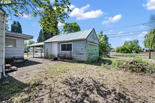401 Deal St, Junction City, OR 97448 - Photo 27