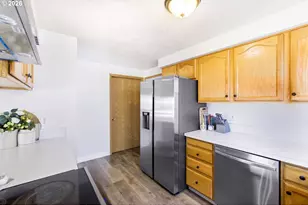633 Cedar St, Independence, OR 97351 - Photo 13