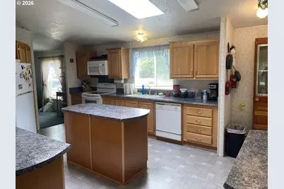 38102 Queens Rd, Marcola, OR 97454 - Photo 17