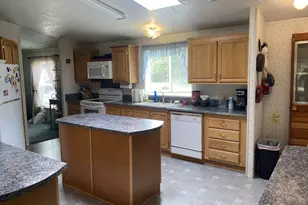 38102 Queens Rd, Marcola, OR 97454 - Photo 17