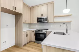 1247 SW Hume Ct, Portland, OR 97219 - Photo 7