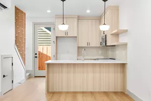 1247 SW Hume Ct, Portland, OR 97219 - Photo 5