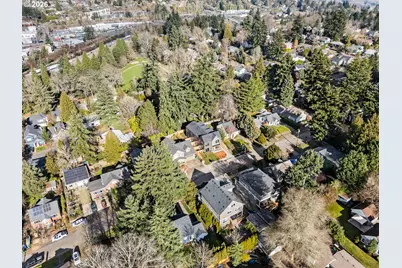 1247 SW Hume Ct, Portland, OR 97219 - Photo 15