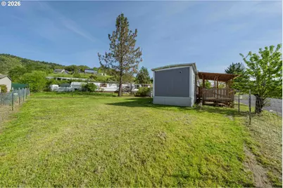 600 Leiken Ln, Roseburg, OR 97470 - Photo 31
