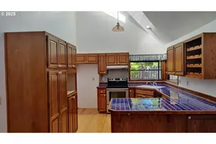 6818 SE 114th Ave, Portland, OR 97266 - Photo 11