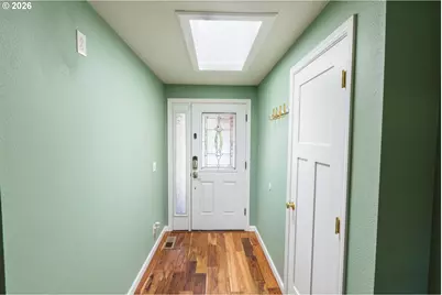 7025 SW 103rd Ave, Beaverton, OR 97008 - Photo 3
